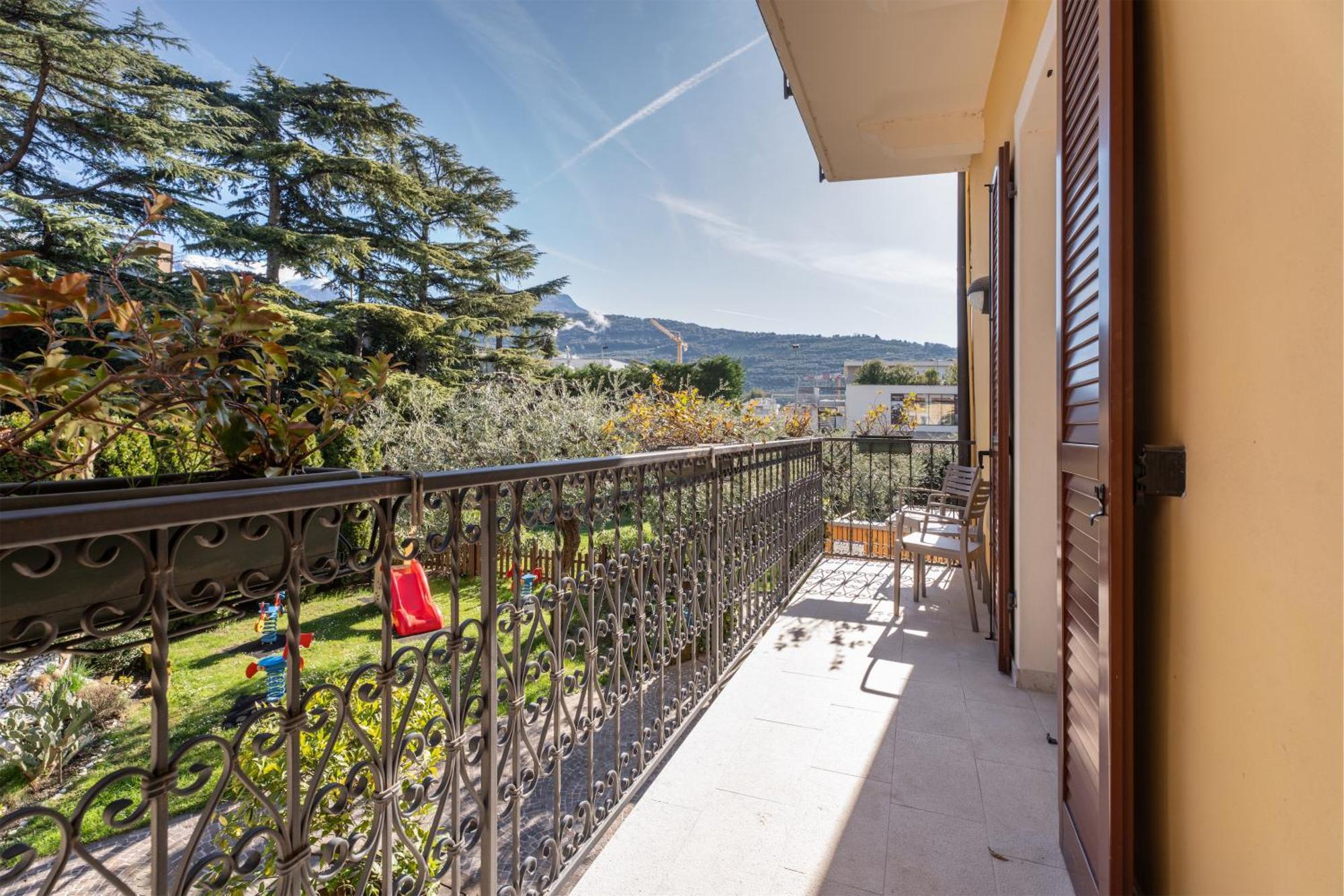 Residence Villa Degli Aranci Рива дел Гарда Екстериор снимка